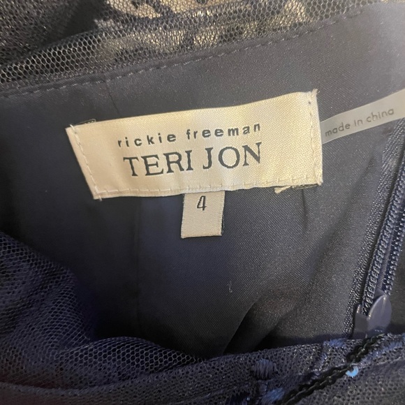 TERI JON BY RICKIE FREEMAN - MIDI - NWT - Size 4 -Beautiful Cocktail Dress -Navy - Picture 3 of 6